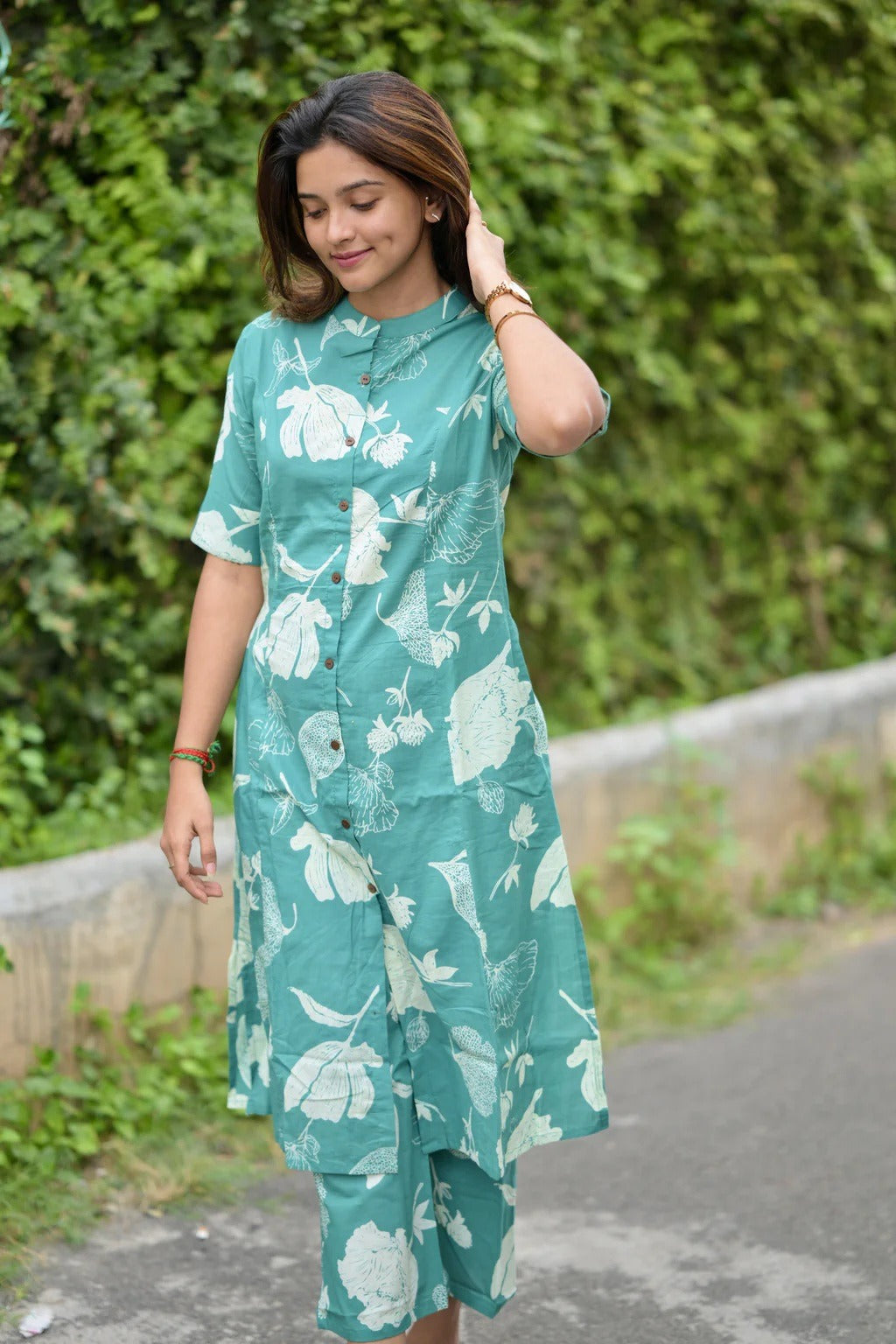 Green Floral Printed Magic Cotton Kurti Pant Set For Women