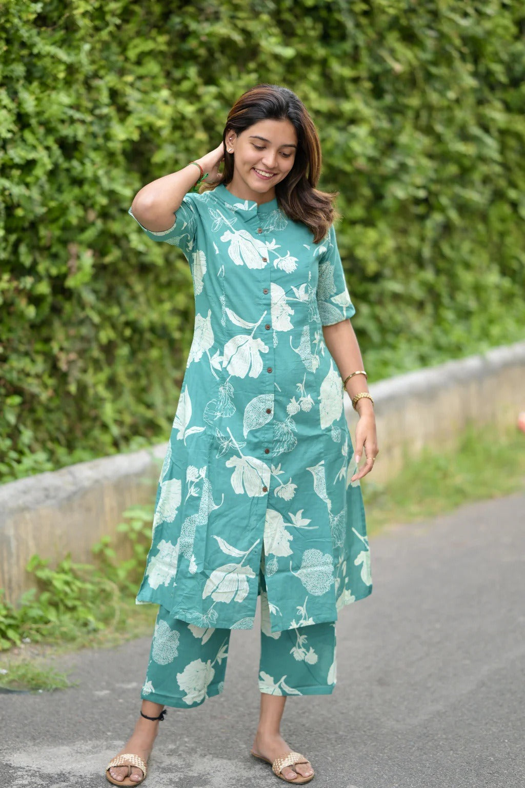 Green Floral Printed Magic Cotton Kurti Pant Set For Women