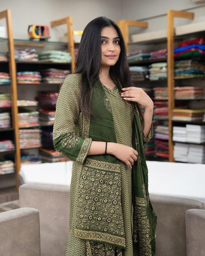 Green Printed Geometric A-Line Suit Set with Matching Dupatta