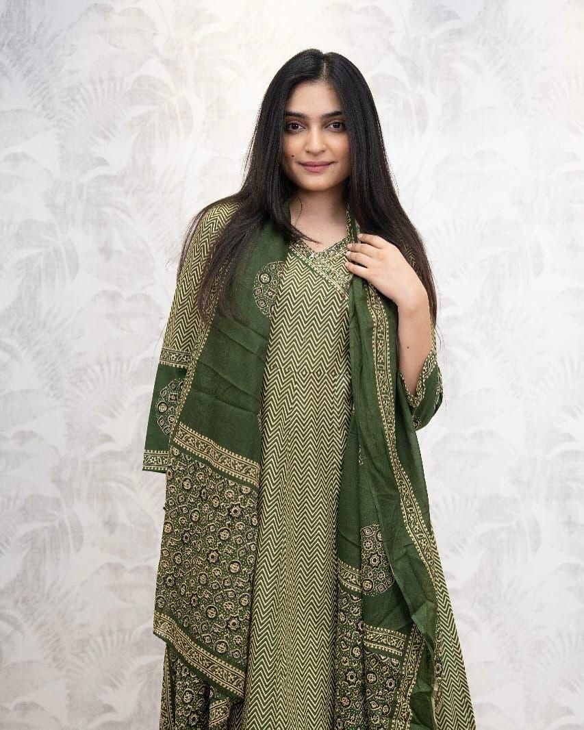 Green Printed Geometric A-Line Suit Set with Matching Dupatta